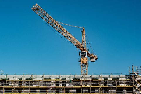 stabiliteit gebouw, kraan boven gebouw, 